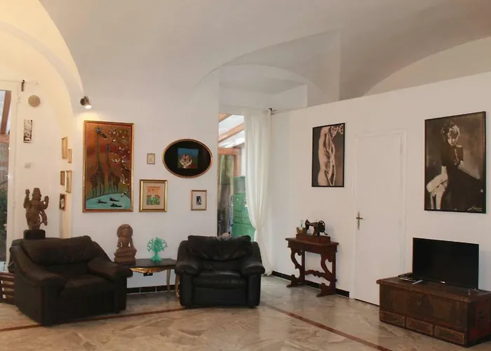 Elly's Loft Apartment *