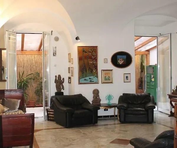 Elly's Loft Apartment *
